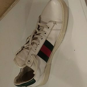 Gucci tennis shoes used